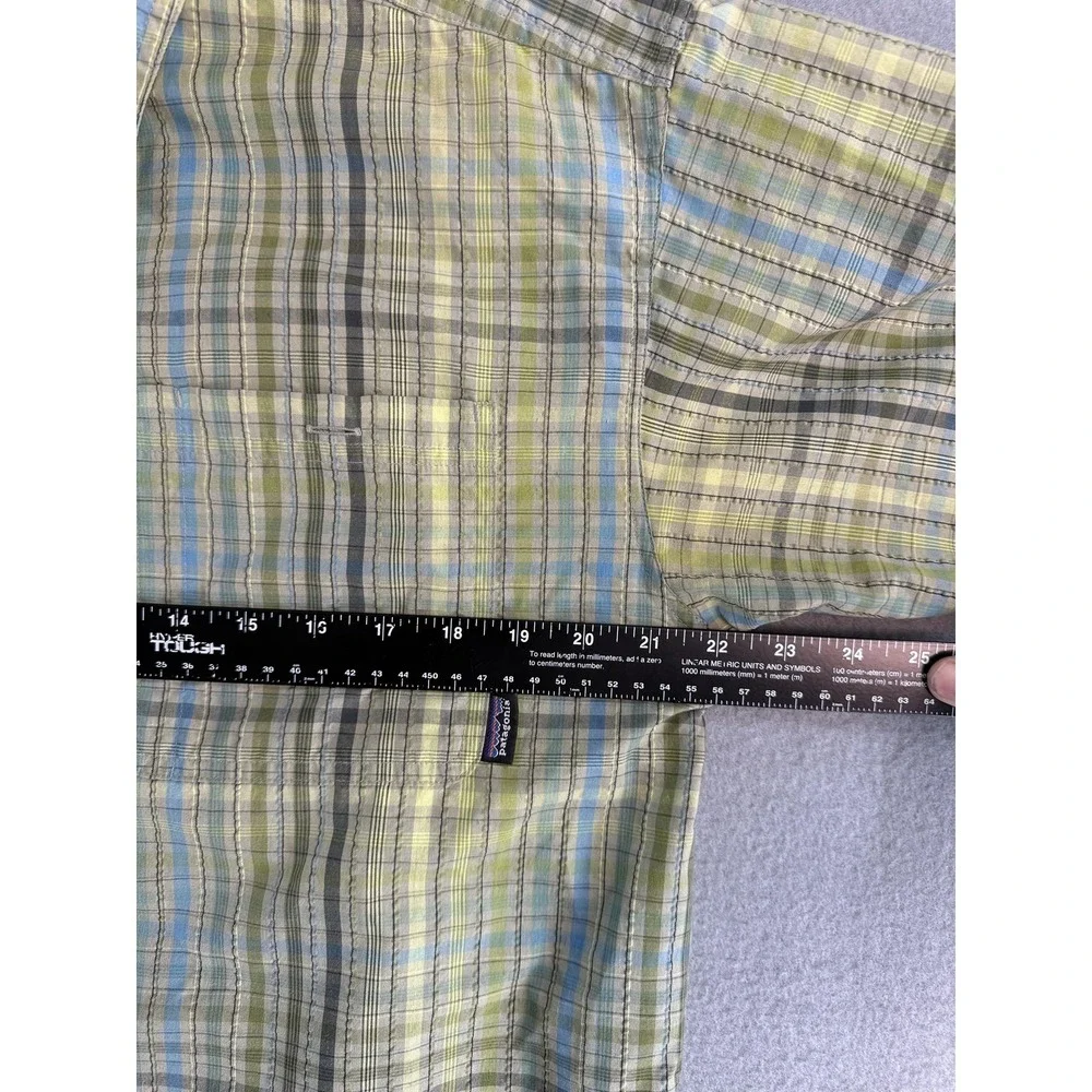 Patagonia Shirt Mens M Green Plaid Short Sleeve Button Up Lightweight Casual